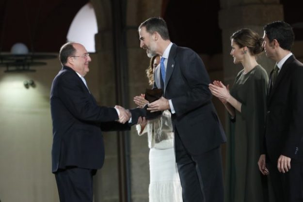 Carlos Moro with King Felipe