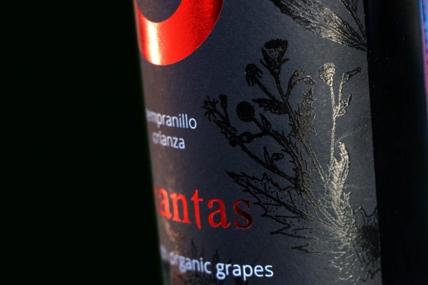 Flowers Close Up Tarantas Tempranillo New Label